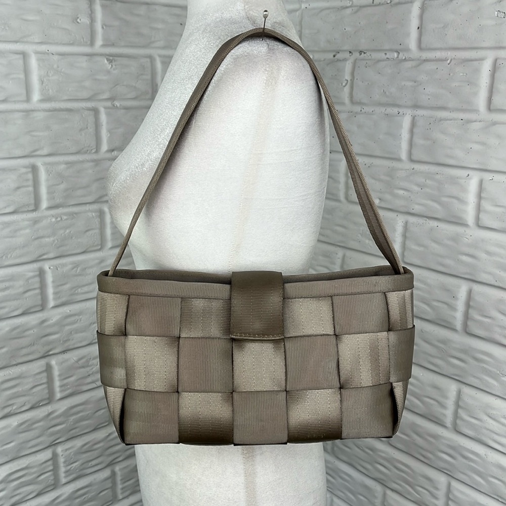 HARVEYS The Original Seatbelt Bag Baguette Shoulder Purse in Pearl Made in USA